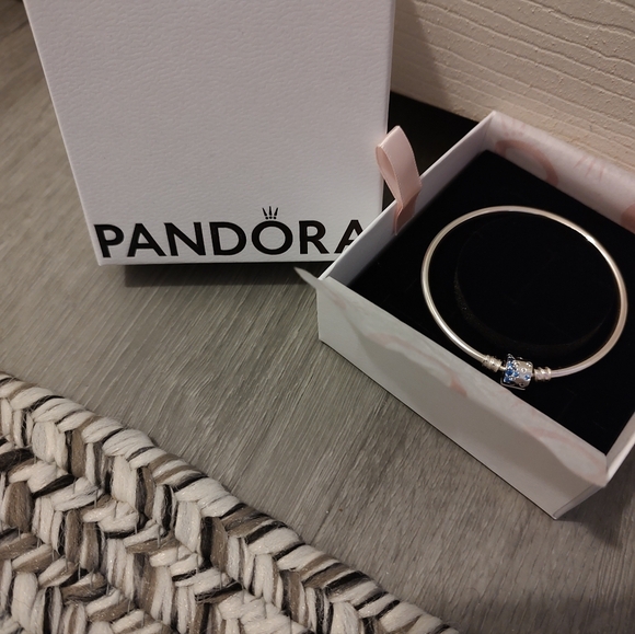 New Authentic Pandora Bangle Elegant Silver Bracelet with Blue Accents - Picture 3 of 3